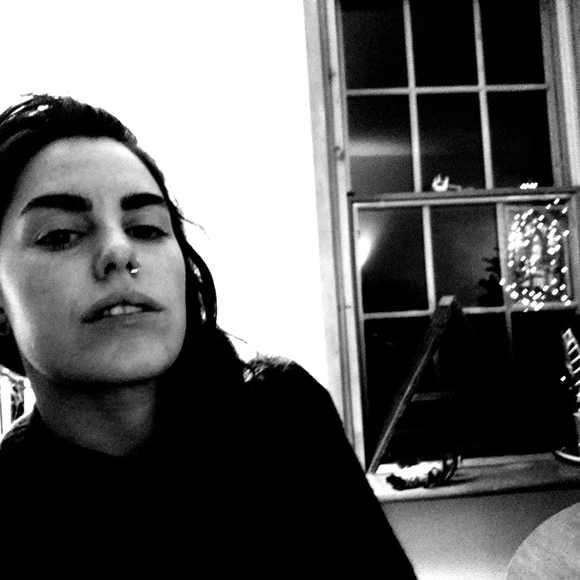 Meet your Posher, Ash - Picture 1 of 1